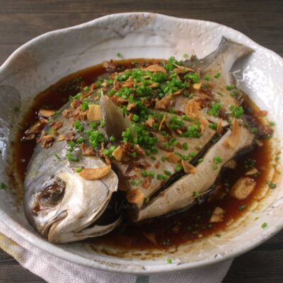 Steamed pompano with ginger sauce