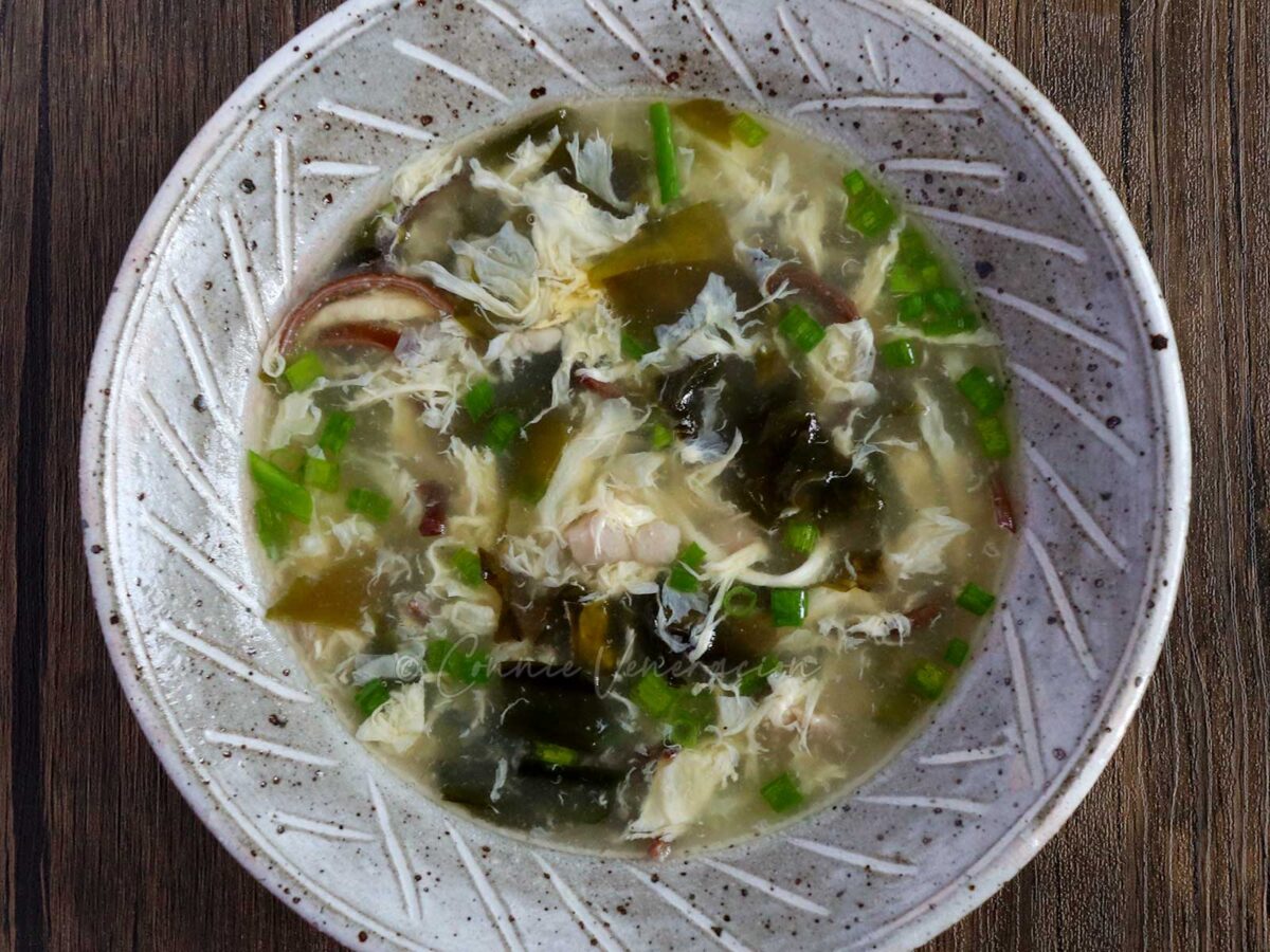 Chicken and wakame egg drop soup
