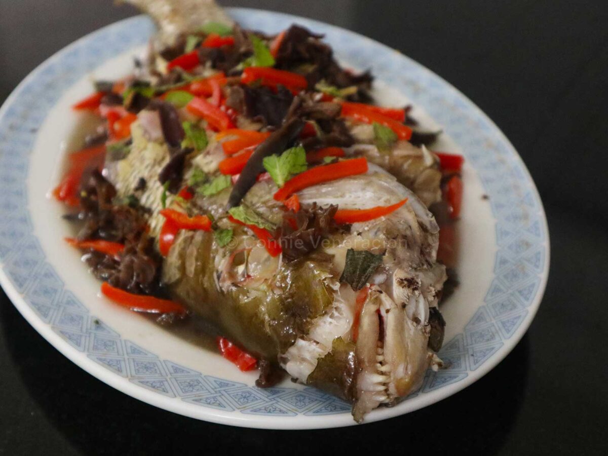 Steamed whole fish with wood ears
