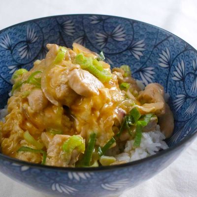 Japanese chicken and egg rice bowl (oyakodon)