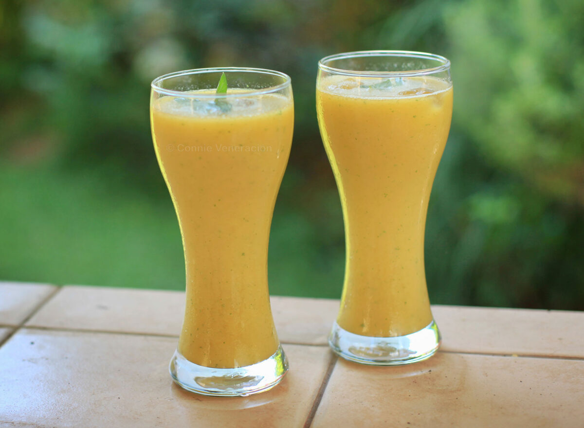 Mango cucumber and mint smoothie