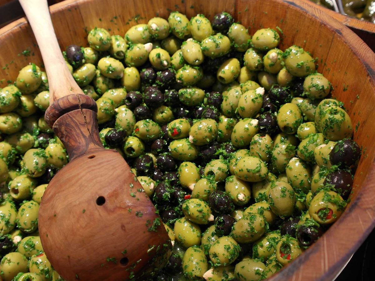 Are olives dyed to make them black? — The Olive Oil Source