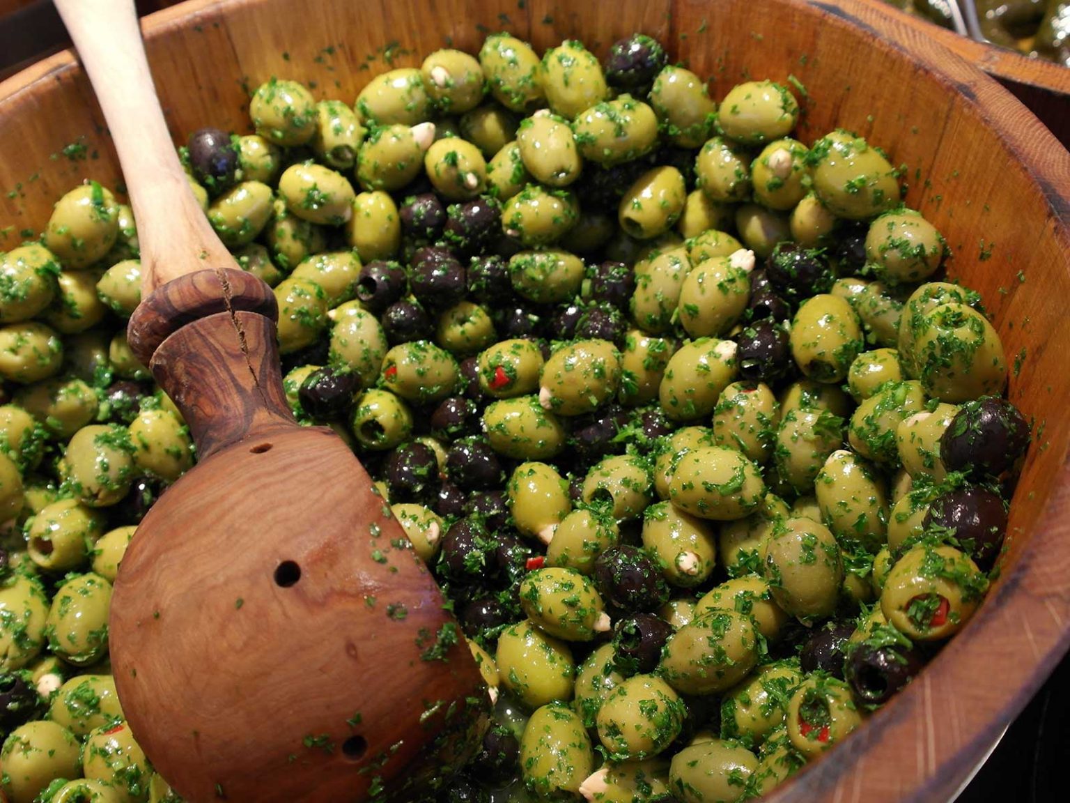 Green and black olives what’s the difference?