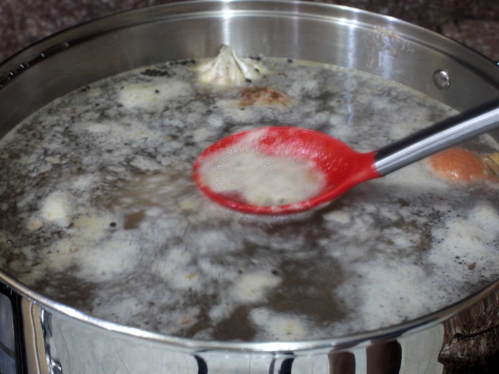 do-you-really-need-to-skim-off-scum-on-the-surface-of-bone-broth