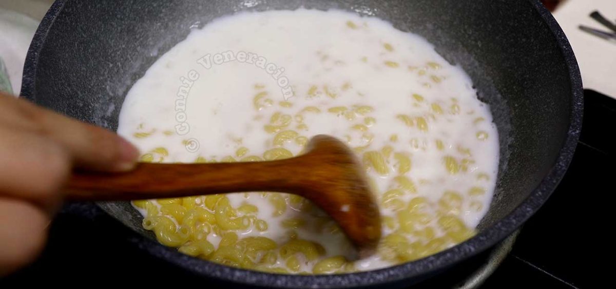 Cooking macaroni in milk
