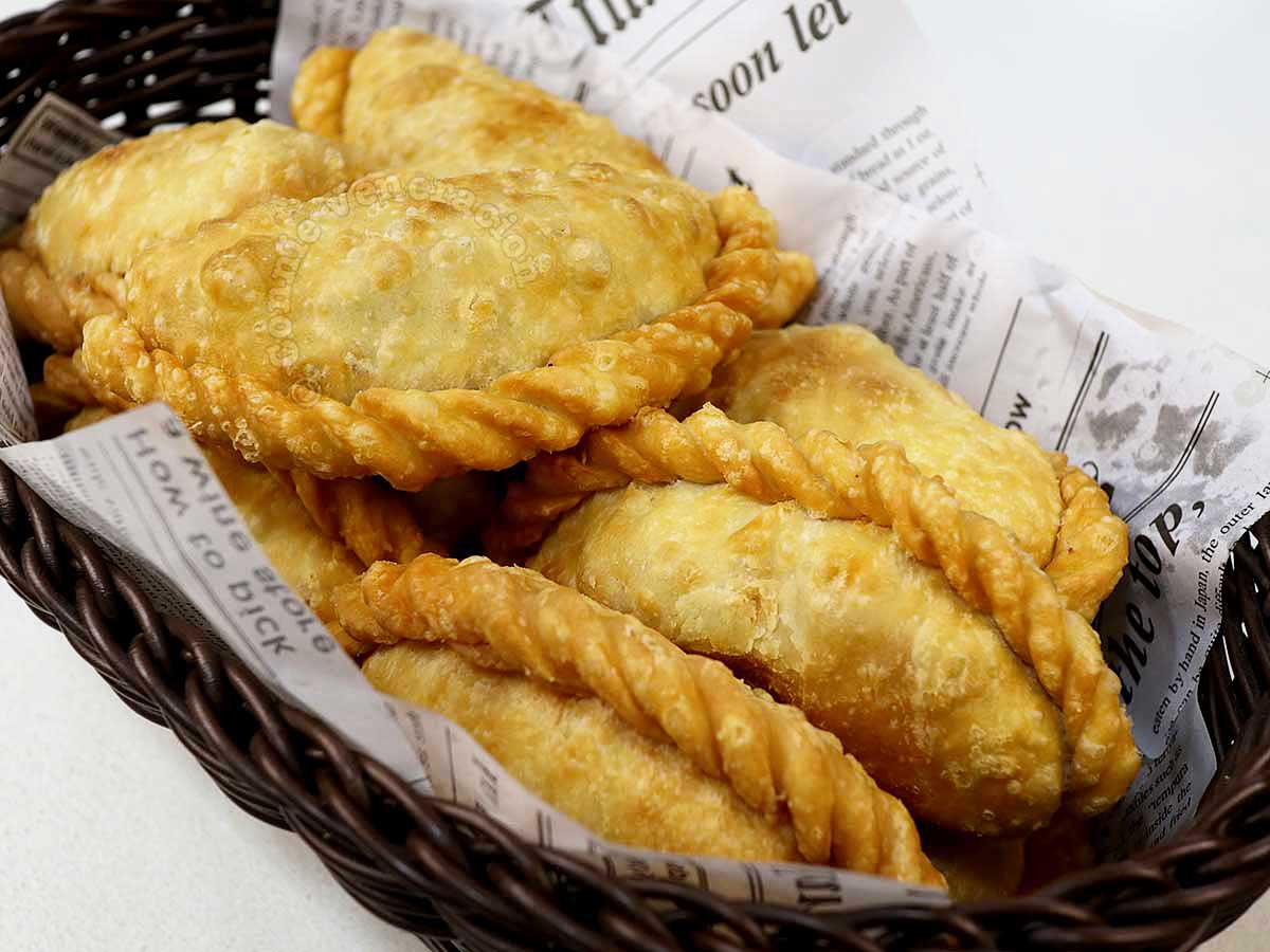 Empanada in basket