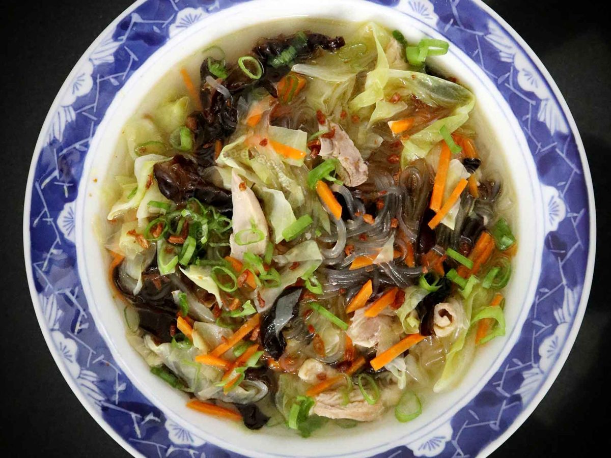 Boiled chicken and vegetable soup (Filipino nilagang manok)