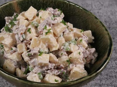 Waldorf-inspired apple and chicken salad