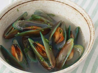 Mussels in ginger scallion broth