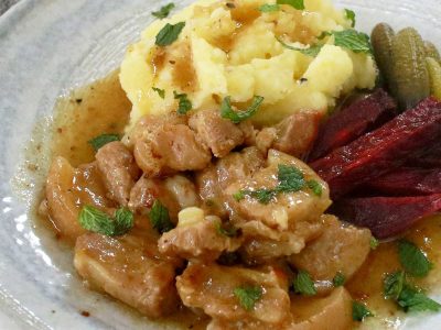 Laskisoosi: Finnish pork belly and gravy stew served with mashed potato, sugar beets and pickles