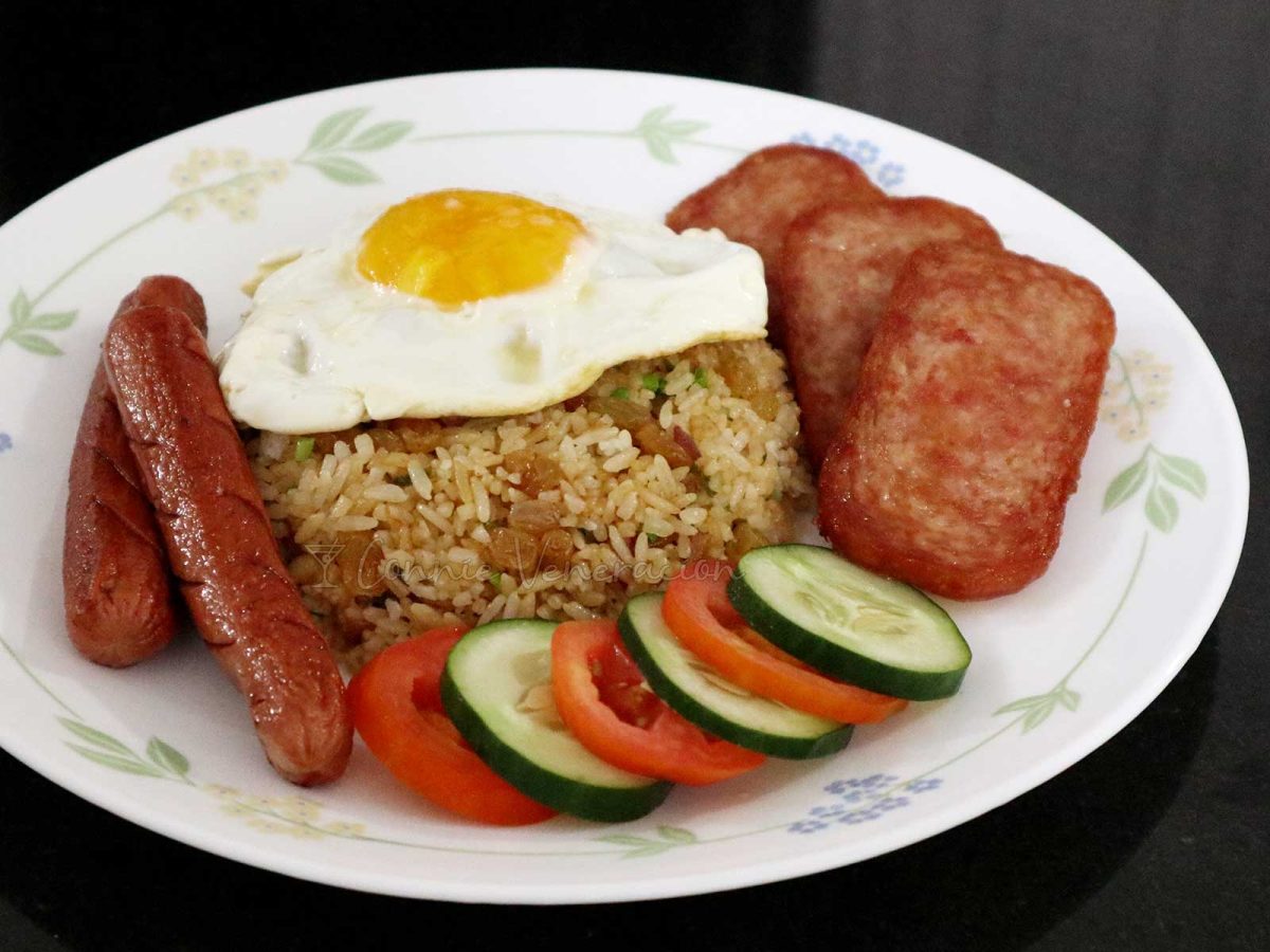 American fried rice (khao phad American)
