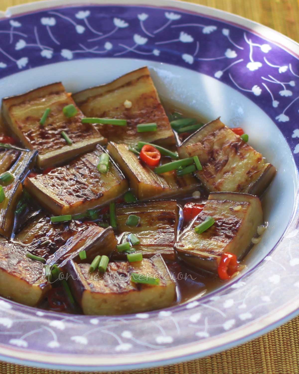 Pan-grilled eggplant with sweet chili sauce
