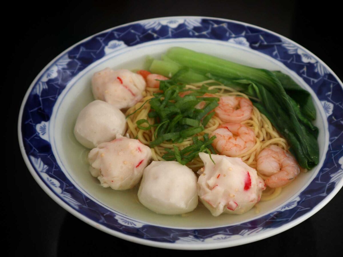 Shrimp and fish ball ramen
