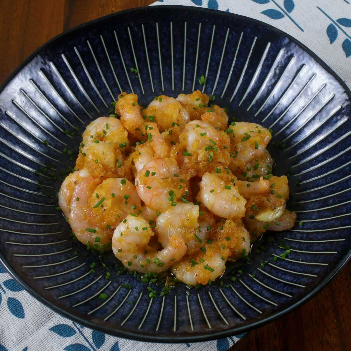 Shrimps with salted duck egg yolk sauce
