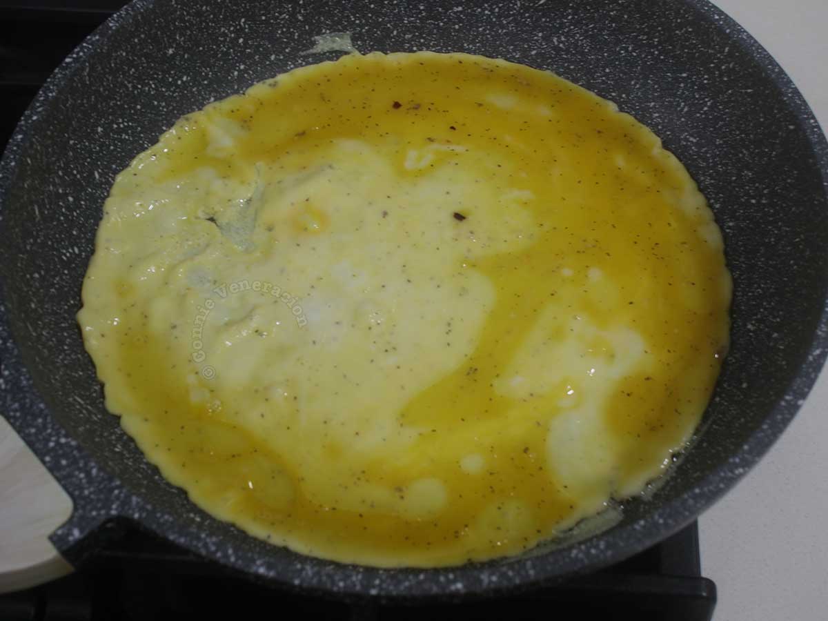 Cooking scrambled egg