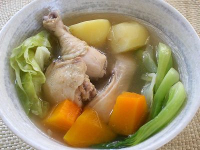 Boiled chicken and vegetable soup (Filipino nilagang manok)