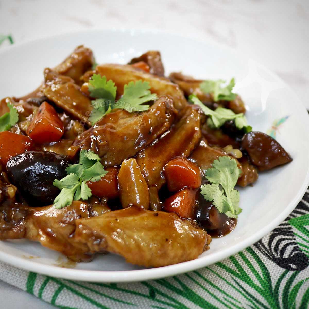 Braised Chicken Wings and Shiitake
