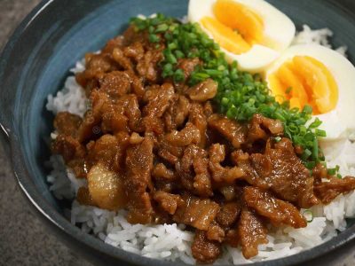 Japanese beef rice bowl (gyudon)