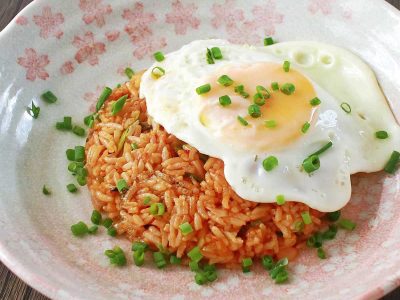5-minute kimchi fried rice and egg sprinkled with scallions