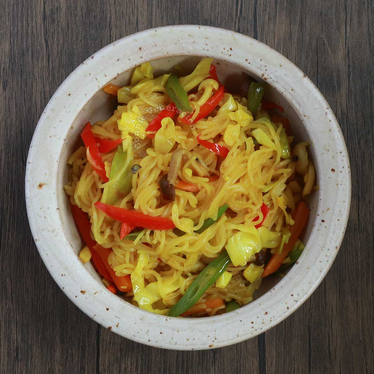 Meatless Singapore noodles (curry bee hoon)