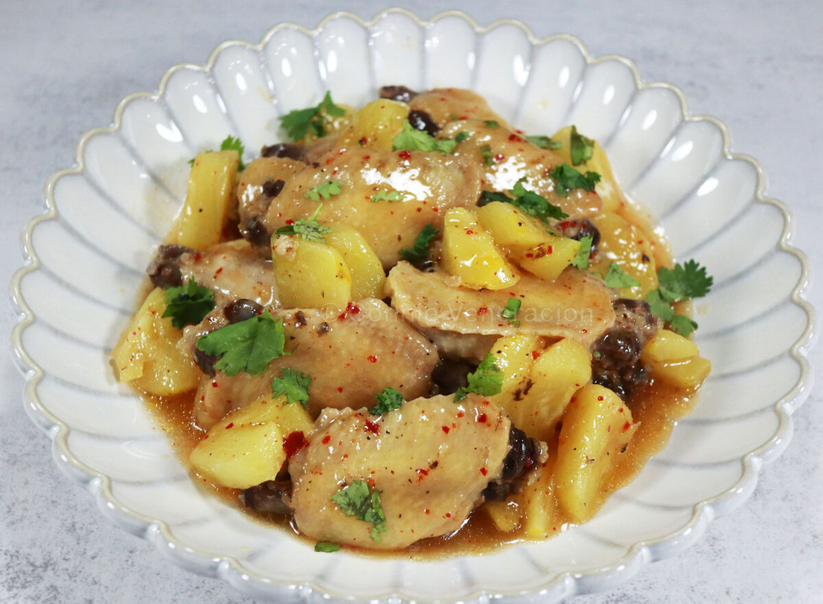 Pineapple chicken with ginger and chili
