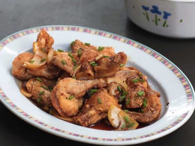 Sweet soy sauce fried chicken wings