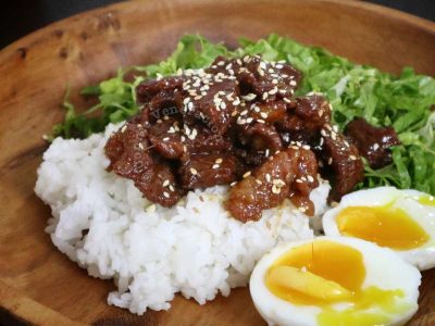 Beef shigureni with eggs, rice and greens