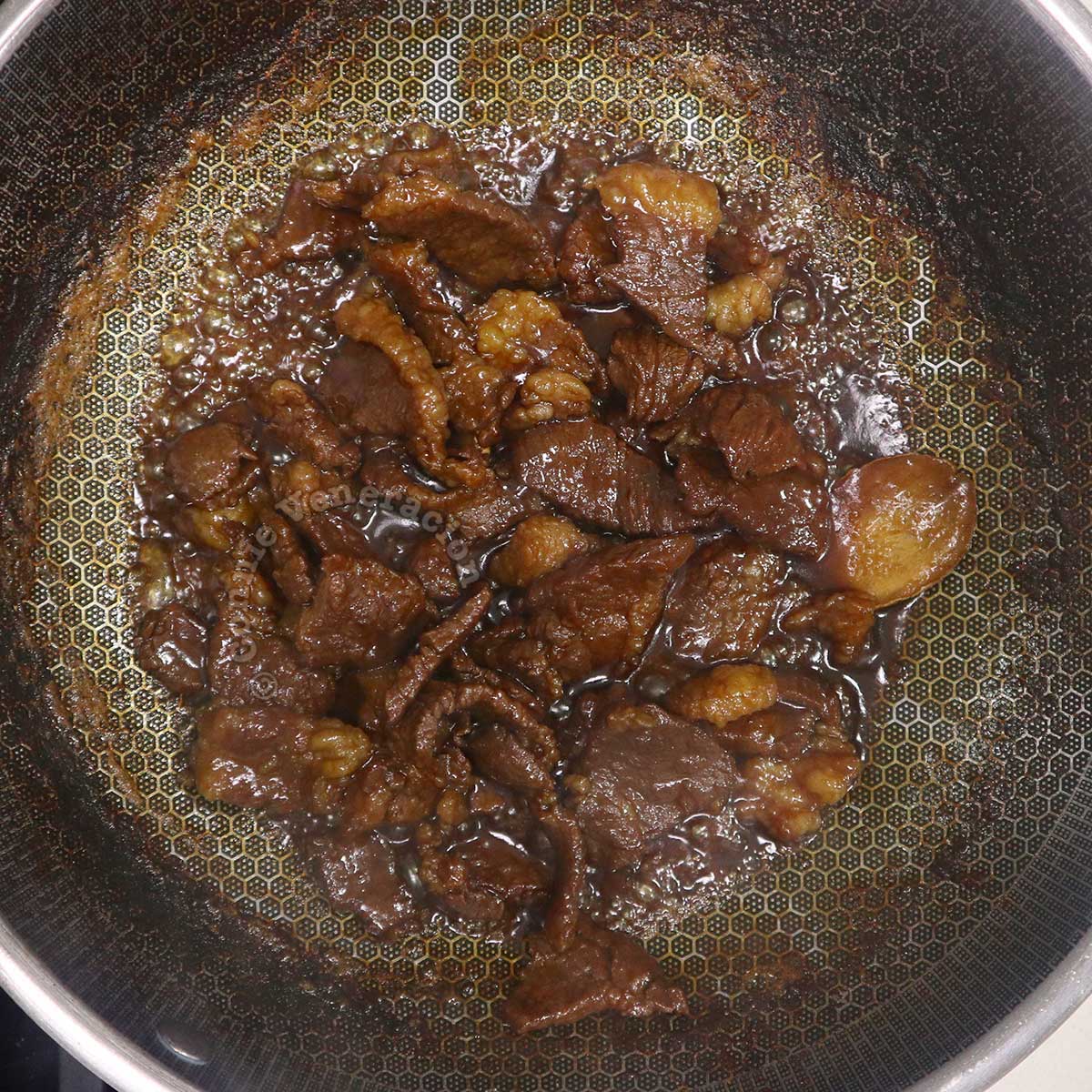 beef shigureni in wok