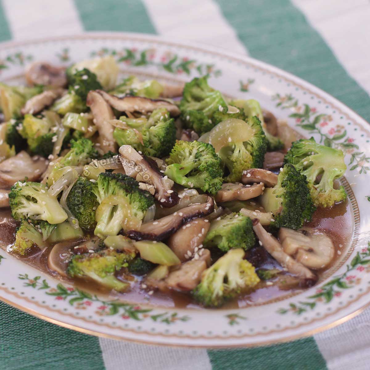 Mushroom broccoli stir fry