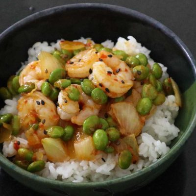 Sweet spicy shrimps with edamame