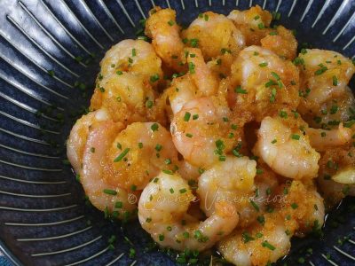 Shrimps with salted egg sauce