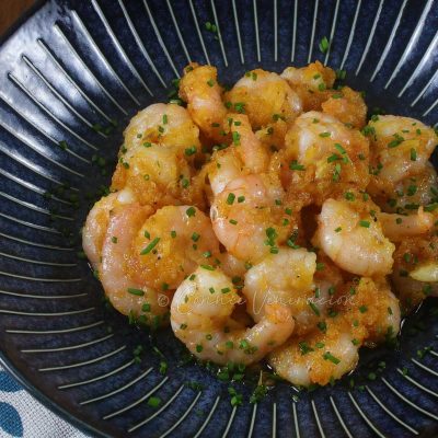 Shrimps with salted egg sauce