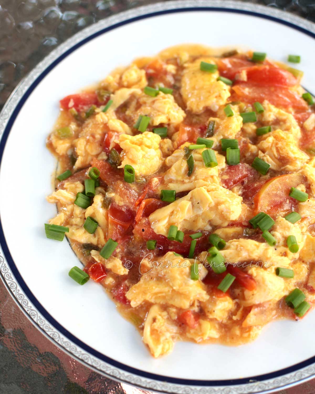 Chinese-style scrambled eggs with tomatoes