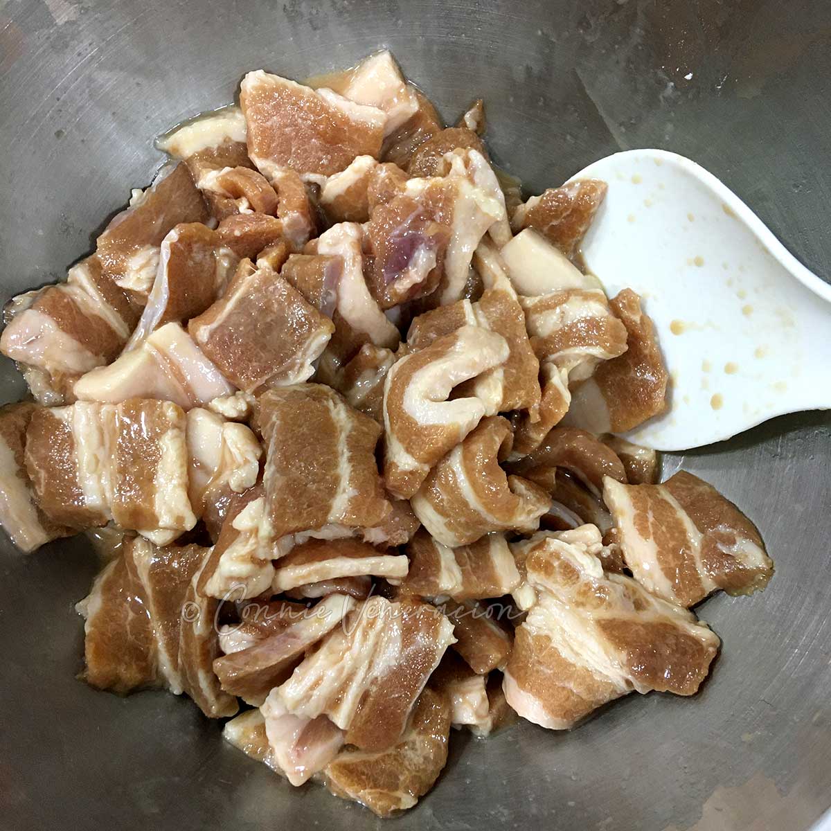 Marinating sliced pork belly
