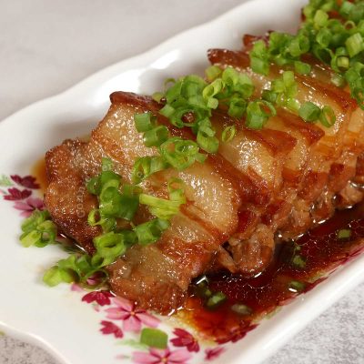 Chinese red-braised pork belly (hong shao rou)
