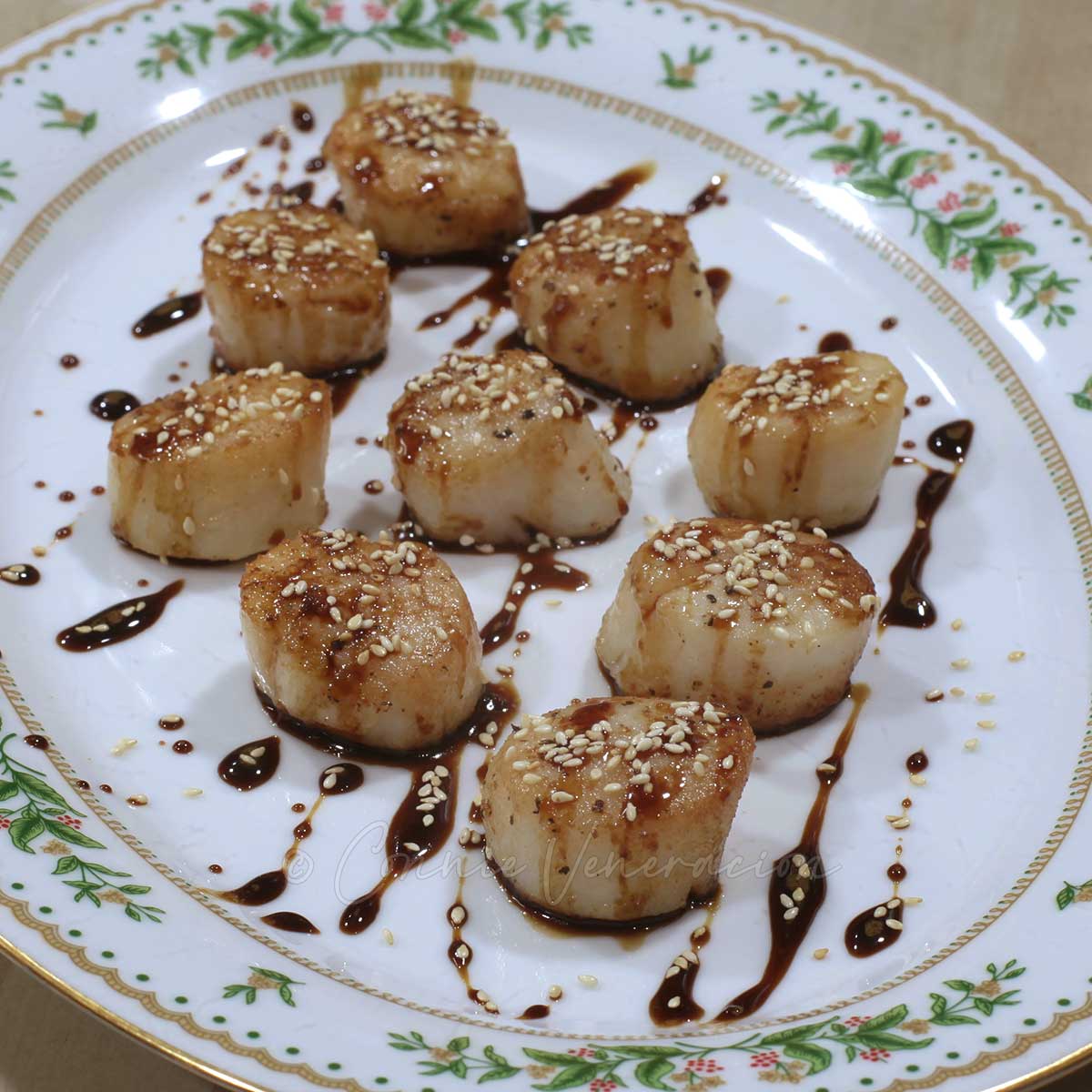 Seared scallops with gingered teriyaki sauce