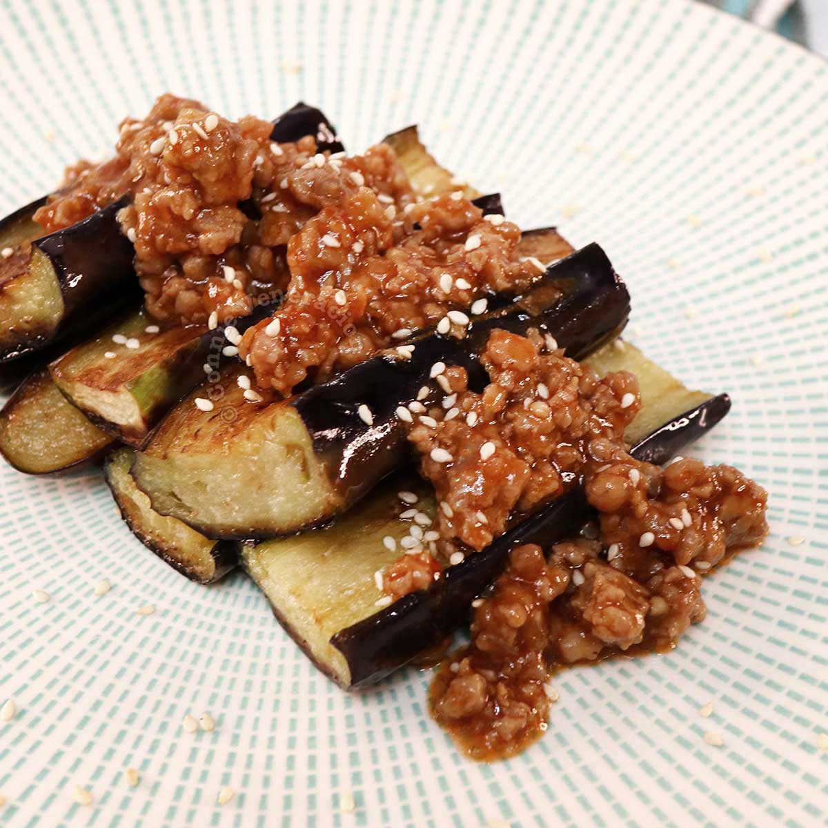 Chinese-style pan-fried eggplants with minced pork