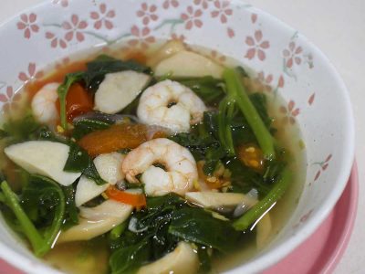 Shrimp, mushroom and spinach soup