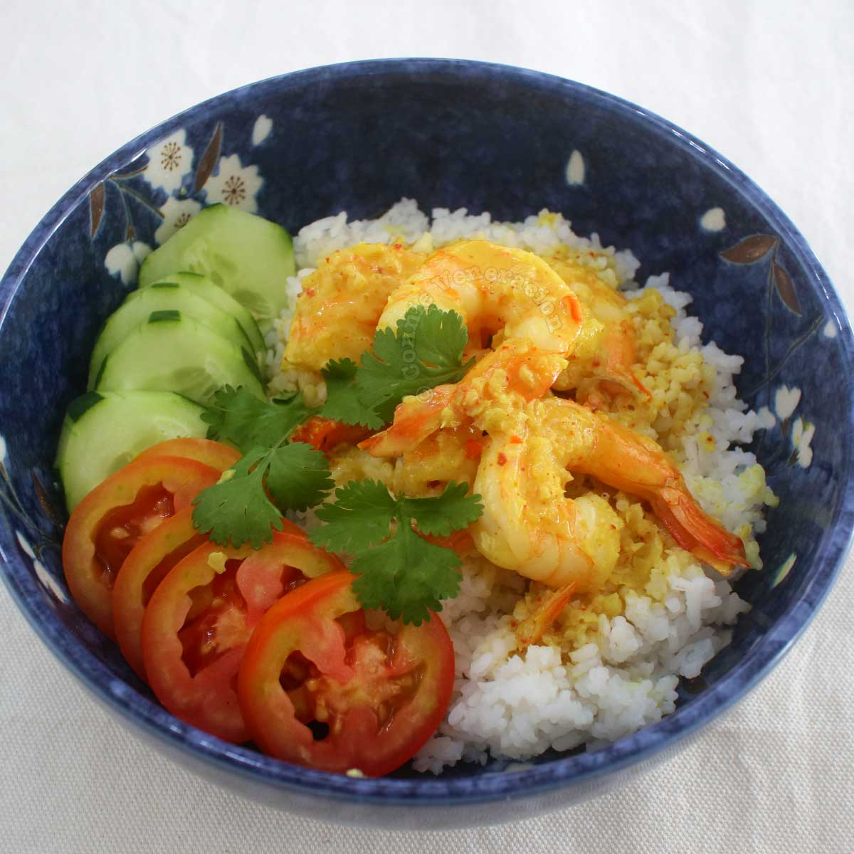 20-minute shrimp curry rice bowl