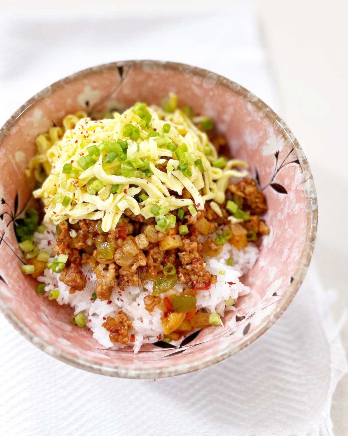 Ground pork with tomatoes, chilies and sultanas