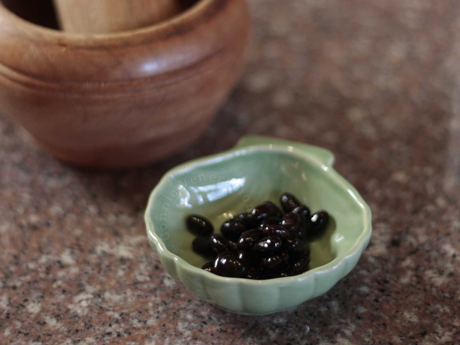 Chinese fermented black beans (douchi)