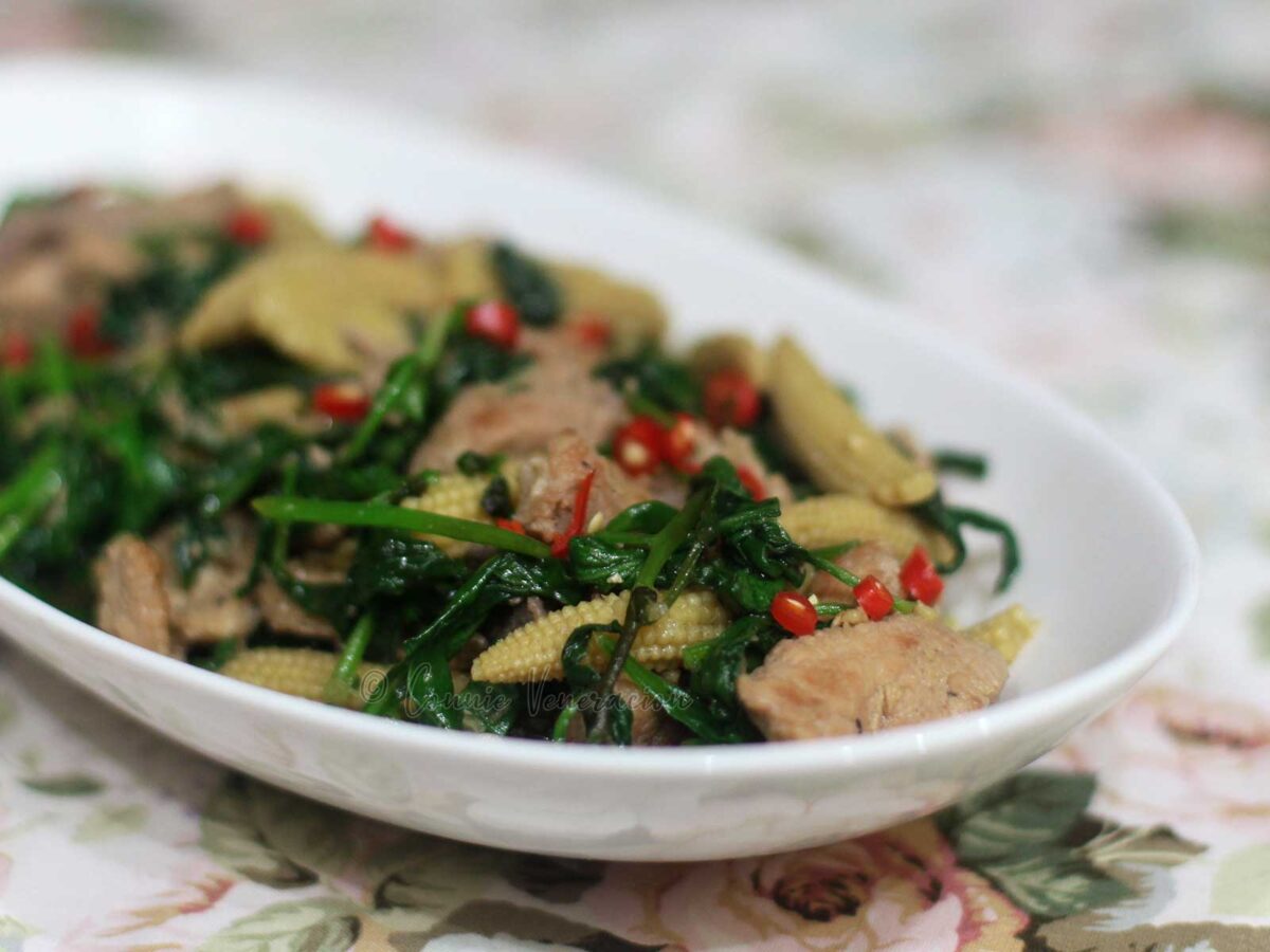 Ginger chili pork with spinach and baby corn