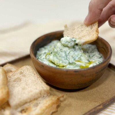 Tzaziki and bread