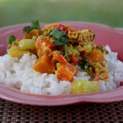 Ground pork and vegetable curry rice bowl