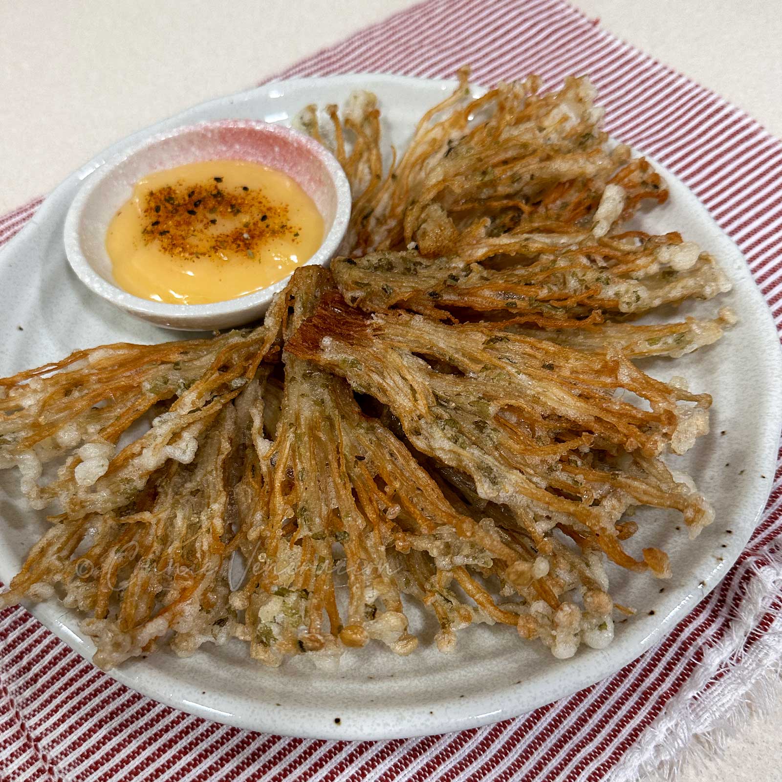 Japan's one-person mini tempura pot turns every day into fry day