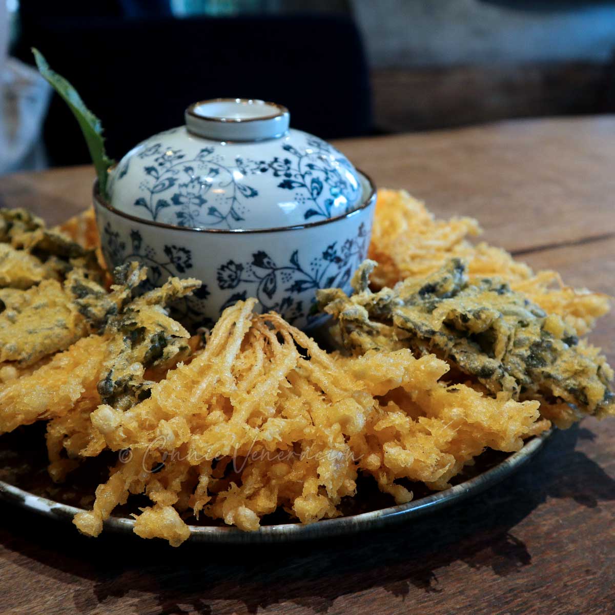 Mixed vegetable tempura at Uudamchay, Hanoi