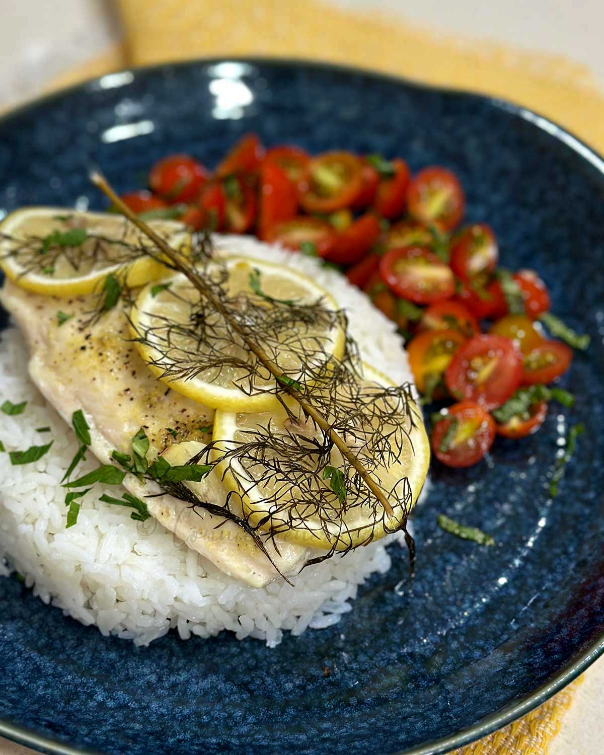 Baked fish with lemon and dill