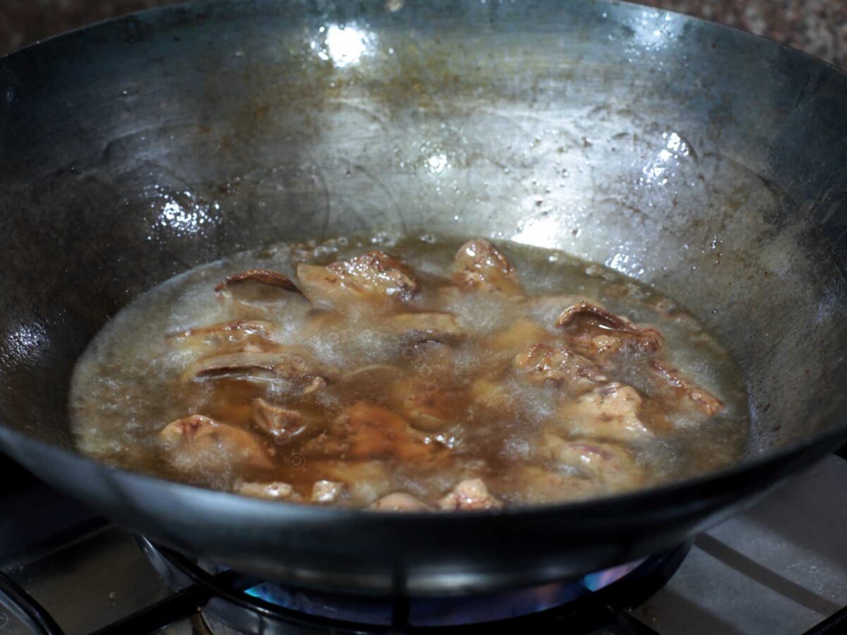Frying chicken livers