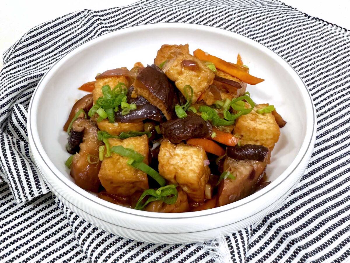 Tofu and shiitake braised in ginger soy sauce