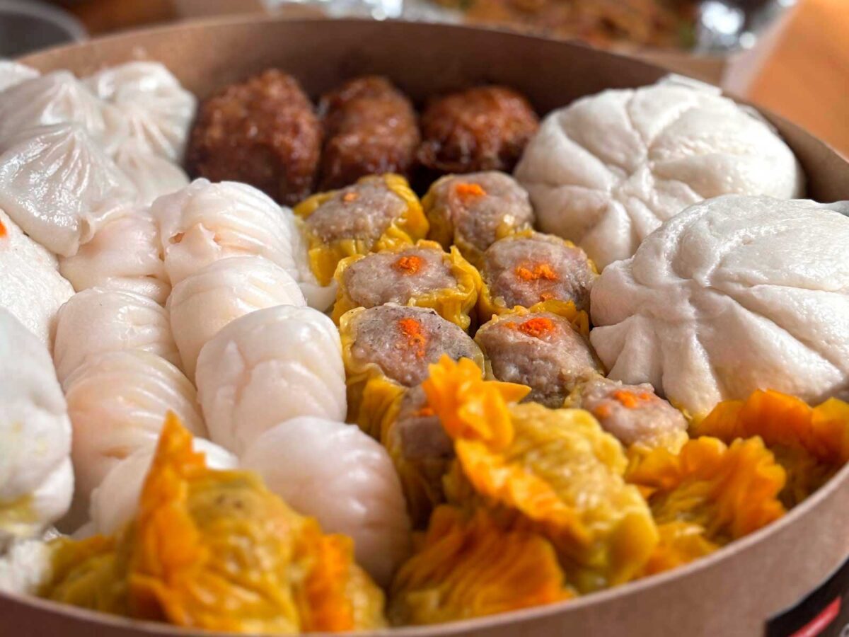 Old China dim sum in a hotbox, a self-heating, portable food box